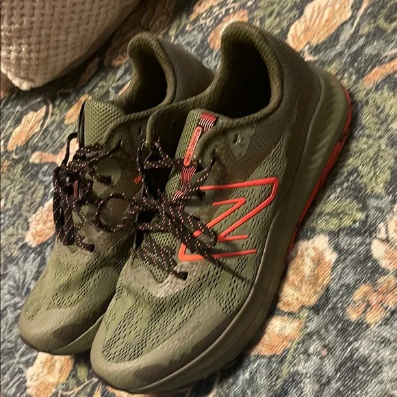 New Balance Green and Red Athletic Trail Shoes - Picture 2 of 4